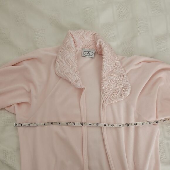 Elegant Pink Women's Robe - Picture 10 of 16